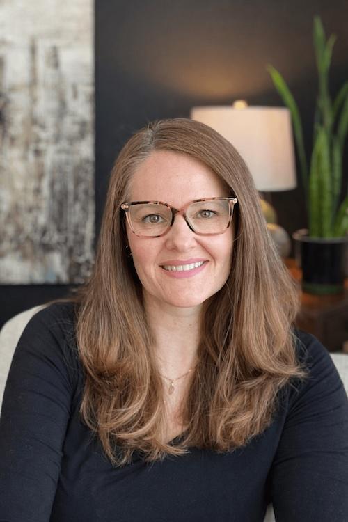 Erika Mills, registered psychotherapist providing online burnout therapy in Ontario